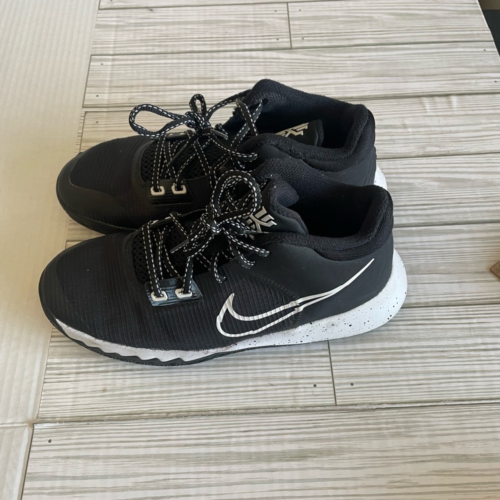Kyrie Flytrap 4